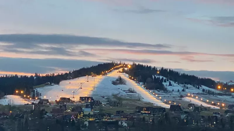 Vasaras ainava objekta apkārtnē